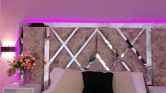 MeganR  online show from 11/08/25, 11:14