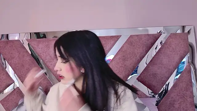 MeganR  online show from 03/25/26, 11:09