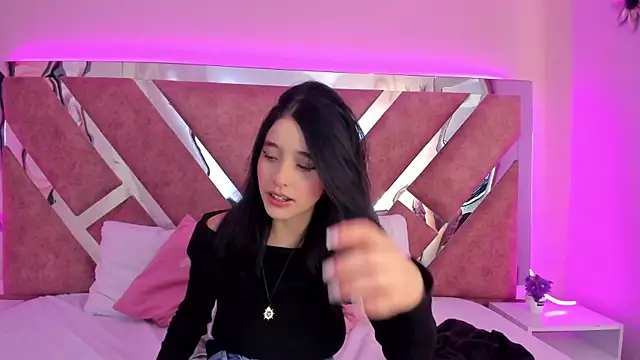 MeganR  online show from 12/22/25, 11:10