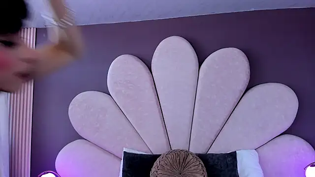 MeganR  online show from 04/09/26, 12:55