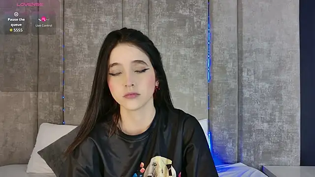 MeganR  online show from 11/22/25, 03:27