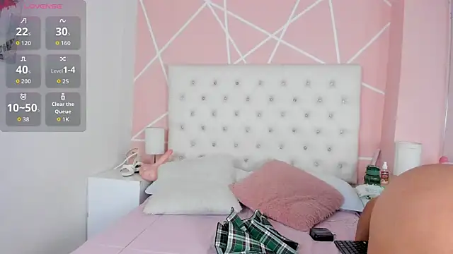 Snapshot of AnnaSwift_ chatting on 10/25/25, 02:33 AnnaSwift online show from 10/25/25, 02:33