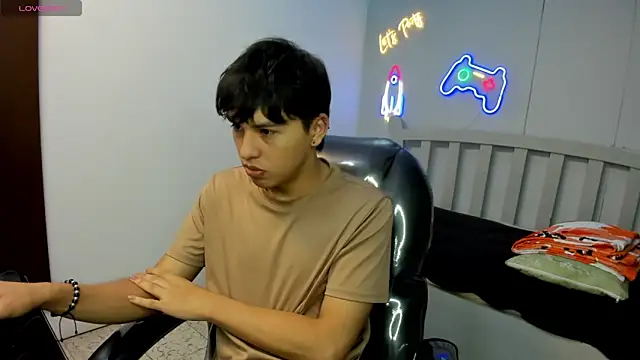 StiwenTwink online show from 12/02/25, 12:29