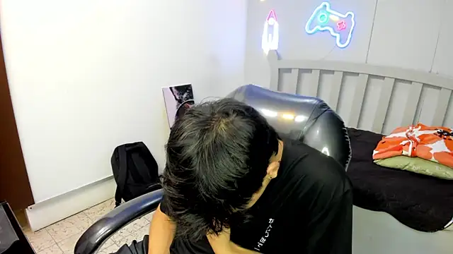 StiwenTwink online show from 11/29/25, 07:47