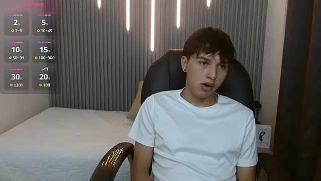 Snapshot of StiwenTwink chatting on 07/09/26, 01:10 StiwenTwink online show from 07/09/26, 01:10