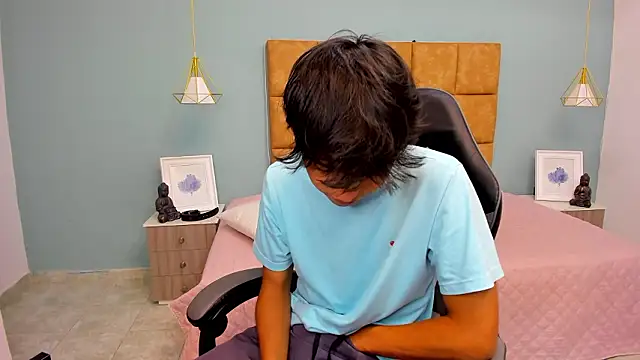 Snapshot of StiwenTwink chatting on 02/13/26, 01:00 StiwenTwink online show from 02/13/26, 01:00