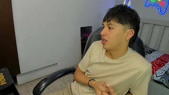 StiwenTwink online show from 11/12/25, 02:10