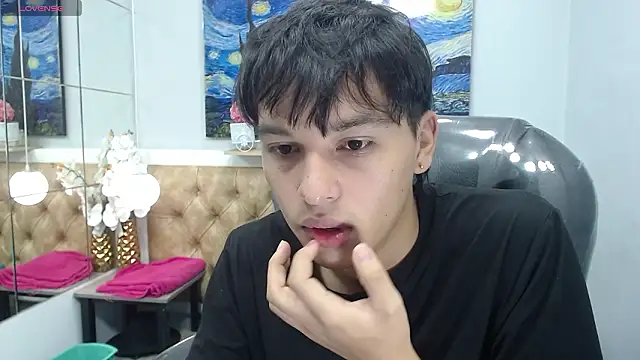 Snapshot of StiwenTwink chatting on 03/20/26, 12:39 StiwenTwink online show from 03/20/26, 12:39