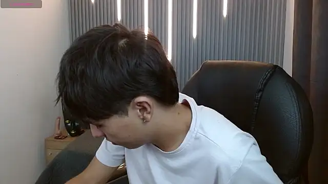 Snapshot of StiwenTwink chatting on 03/18/26, 09:37 StiwenTwink online show from 03/18/26, 09:37