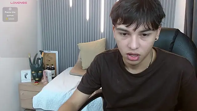 Snapshot of StiwenTwink chatting on 07/02/26, 01:17 StiwenTwink online show from 07/02/26, 01:17