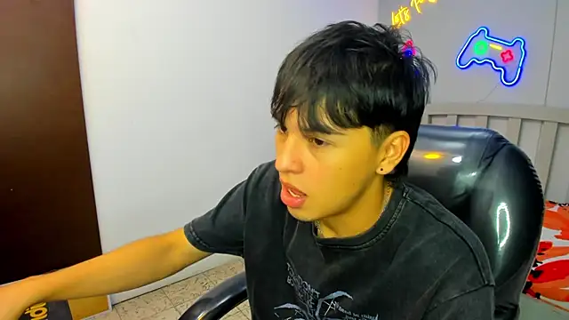 StiwenTwink online show from 10/17/25, 03:14