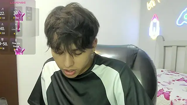 Snapshot of StiwenTwink chatting on 01/08/26, 08:04 StiwenTwink online show from 01/08/26, 08:04