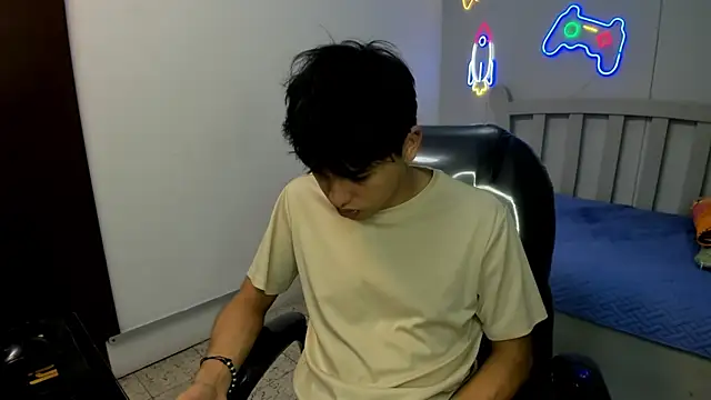 StiwenTwink online show from 11/26/25, 12:49