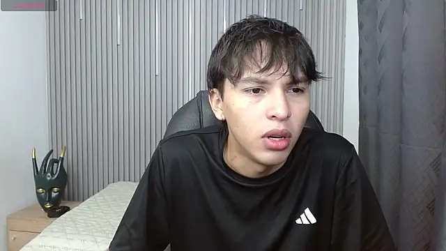 Snapshot of StiwenTwink chatting on 04/05/26, 01:07 StiwenTwink online show from 04/05/26, 01:07