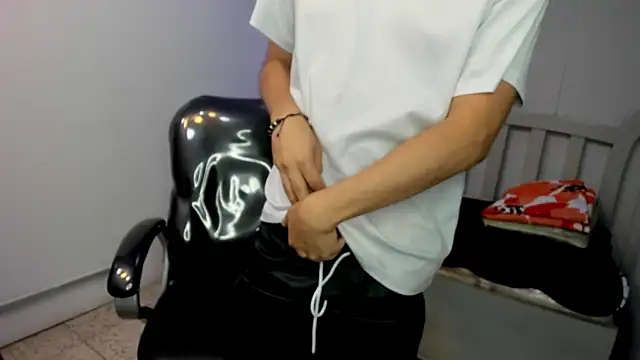 StiwenTwink online show from 11/28/25, 01:44