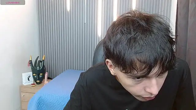 Snapshot of StiwenTwink chatting on 04/18/26, 03:14 StiwenTwink online show from 04/18/26, 03:14