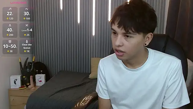 Snapshot of StiwenTwink chatting on 07/03/26, 01:06 StiwenTwink online show from 07/03/26, 01:06