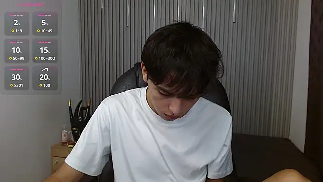 Snapshot of StiwenTwink chatting on 04/09/26, 01:06 StiwenTwink online show from 04/09/26, 01:06