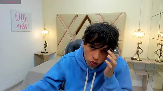 Snapshot of StiwenTwink chatting on 02/11/26, 01:00 StiwenTwink online show from 02/11/26, 01:00