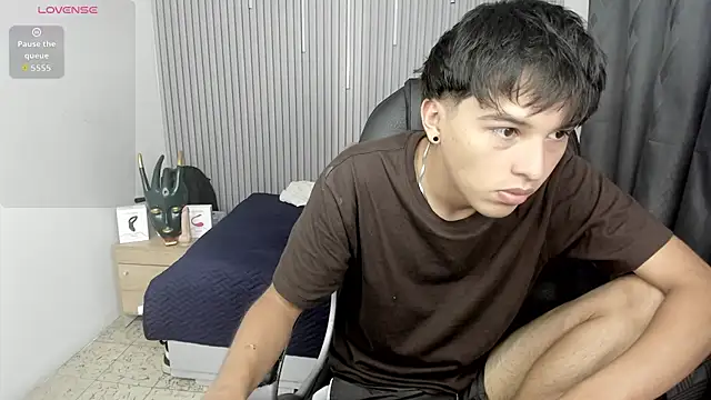 Snapshot of StiwenTwink chatting on 05/26/26, 01:09 StiwenTwink online show from 05/26/26, 01:09