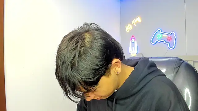 StiwenTwink online show from 10/27/25, 02:29