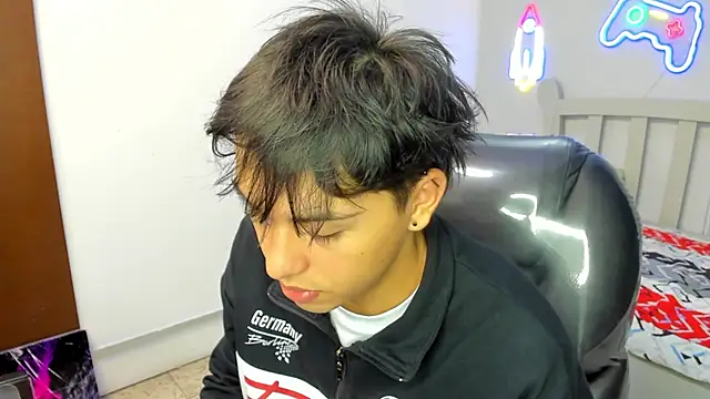 StiwenTwink online show from 10/28/25, 02:38