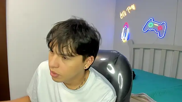 StiwenTwink online show from 11/04/25, 12:42