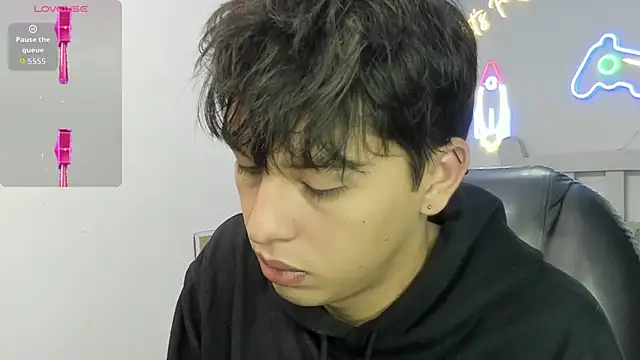 StiwenTwink online show from 12/14/25, 01:06