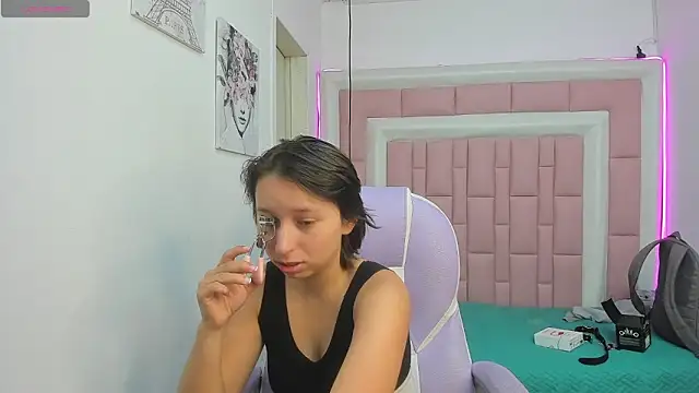Snapshot of Klaret_Toy chatting on 05/19/26, 07:10 Klaret Toy online show from 05/19/26, 07:10