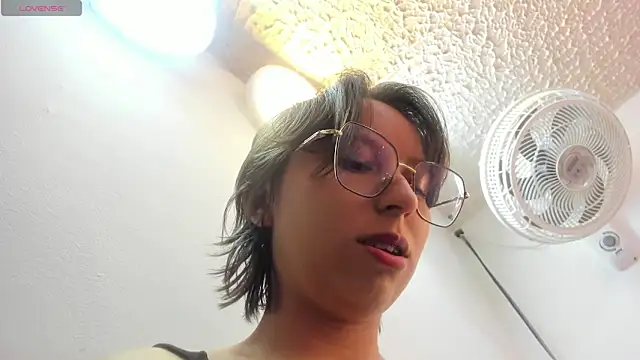 Snapshot of Klaret_Toy chatting on 05/14/26, 08:06 Klaret Toy online show from 05/14/26, 08:06