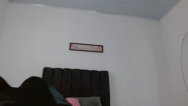 ManuelaDelgado online show from 10/11/25, 04:30