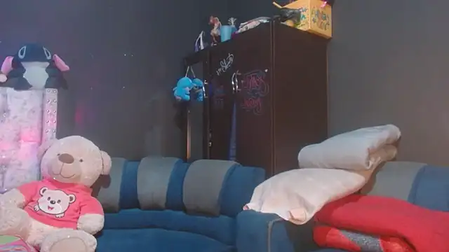 kendall cherry  online show from 10/11/25, 02:45