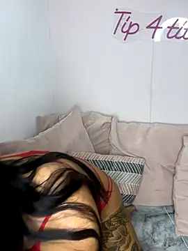 LolaReaX online show from 12/05/25, 06:45