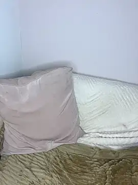 LolaReaX online show from 11/18/25, 06:50