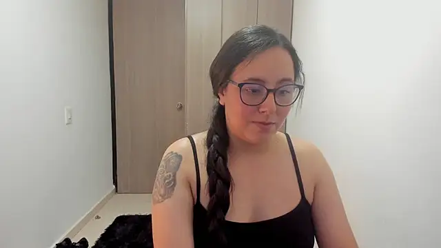 Venus cat  online show from 10/13/25, 07:59