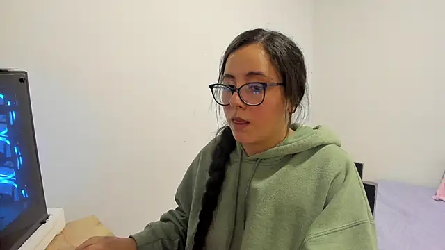 Venus cat  online show from 10/23/25, 12:53