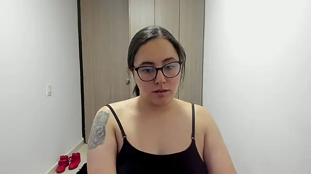 Venus cat  online show from 10/15/25, 12:53