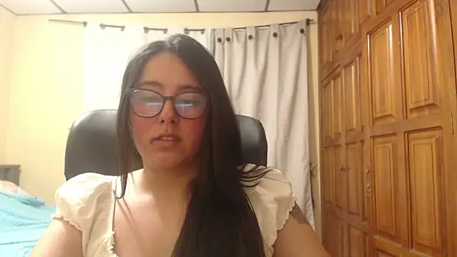 Venus cat  online show from 06/15/26, 11:59