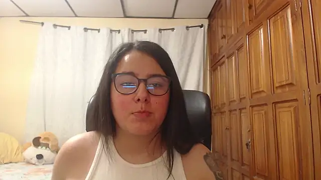 Venus cat  online show from 05/17/26, 02:22