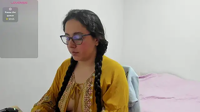 Venus cat  online show from 11/09/25, 12:58