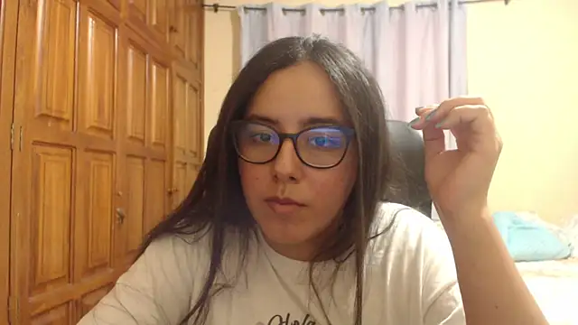 Venus cat  online show from 12/05/25, 01:05