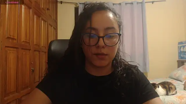 Venus cat  online show from 12/18/25, 04:17