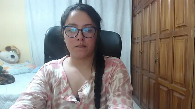 Venus cat  online show from 04/14/26, 02:49