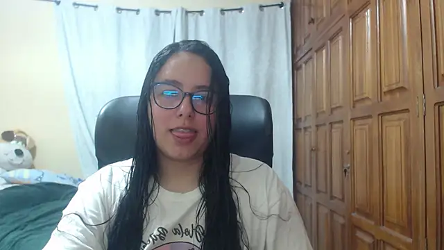 Venus cat  online show from 04/12/26, 01:42