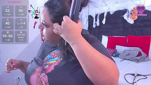 MayaCurvy online show from 10/18/25, 04:25