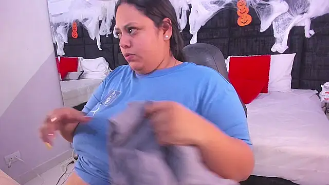 MayaCurvy online show from 10/30/25, 04:33