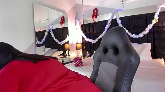 MayaCurvy online show from 11/16/25, 04:39