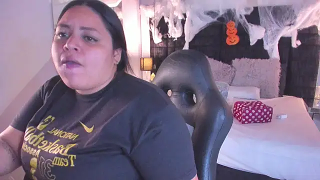 MayaCurvy online show from 11/02/25, 04:17