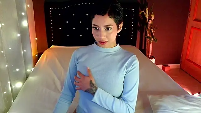 emma web  online show from 05/07/26, 03:04