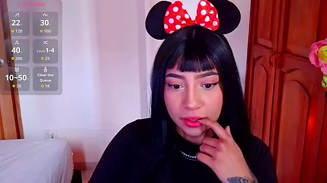 emma web  online show from 11/11/25, 03:07